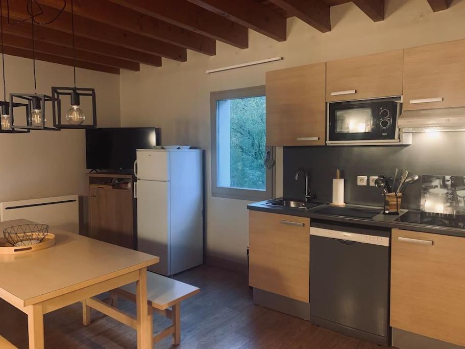 Appartement Chaleureux Chez Nadege Et Raphael 阿雷奥 外观 照片